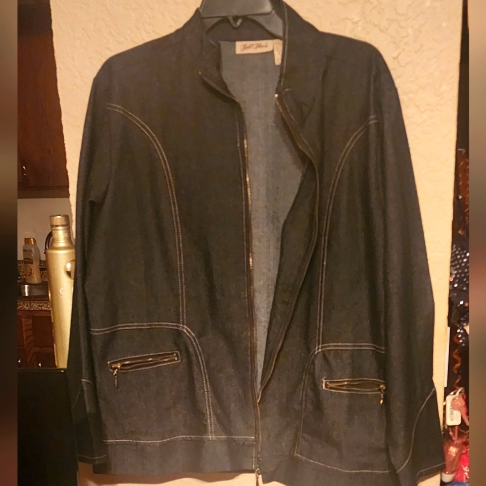 A women's denim blue Jean jacket